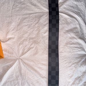 Black Louis Vuitton Belt (authentic) - 90/36